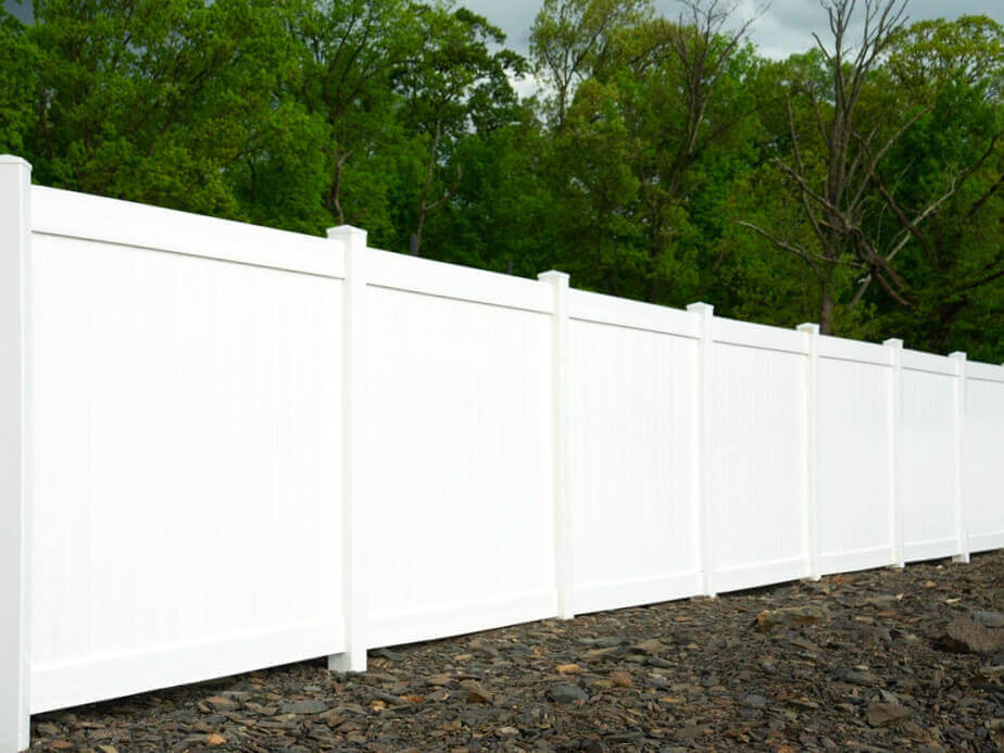 Vinyl fence contractor in Evans Georgia